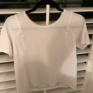 Lululemon kind of cropper athletic shirt